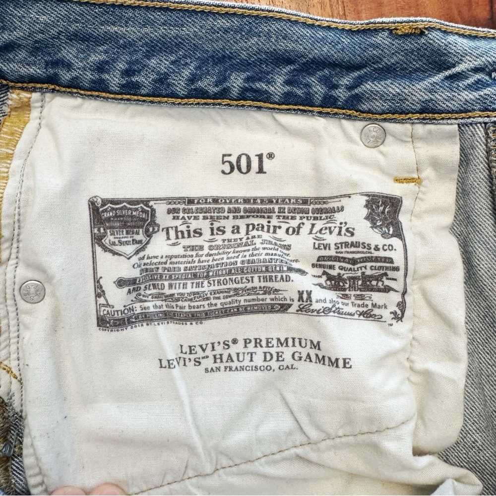 Levi’s 501 Original Light Washed Denim Casual High Rise Jeans 31 Inches Waist. - Picture 5 of 16